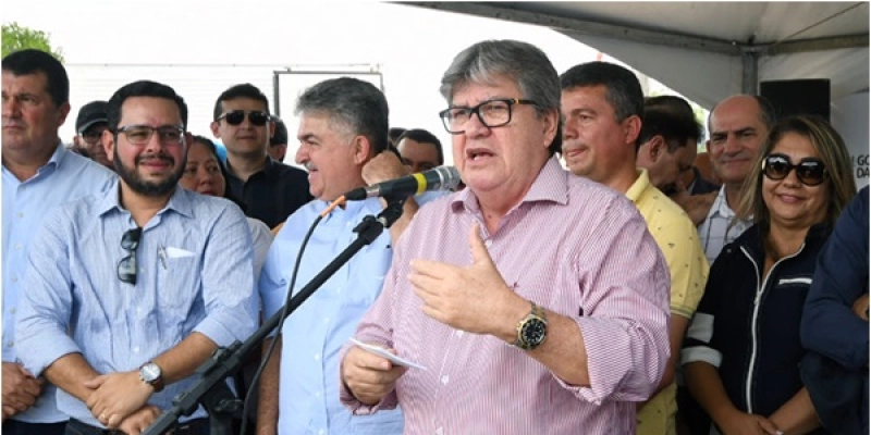 João entrega abastecimento d’água da agrovila Tainha, em Araçagi