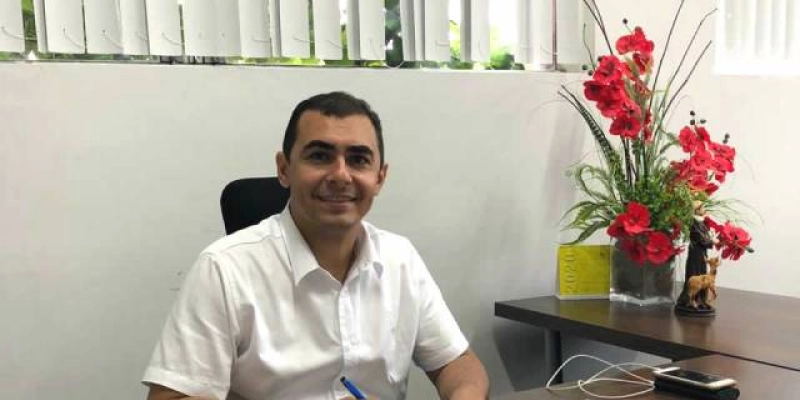 No Rádio, Prefeito de Uiraúna reage com surpresa decisão da retirada da Comarca Judicial para Sousa; Vídeo 