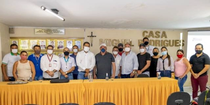 Prefeito de São José da Lagoa Tapada participa de reunião com Agentes do BNB para tratar sobre oportunidades de negócio 