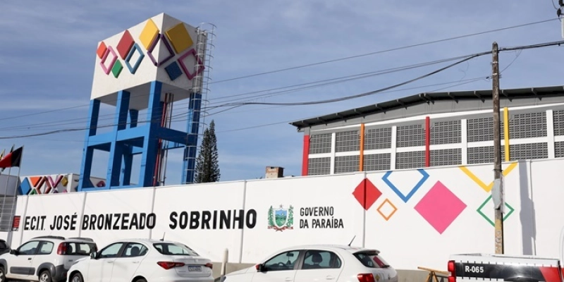 João Azevêdo entrega reforma e ampliação de escola em Remígio e destaca avanços na educação