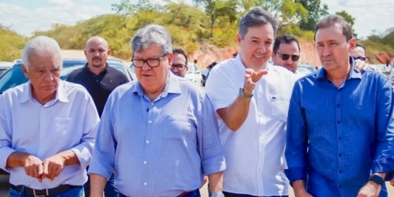 Júnior Araújo acompanha João Azevêdo em visita a Cajazeiras e destaca importantes investimentos do governo do estado na região 