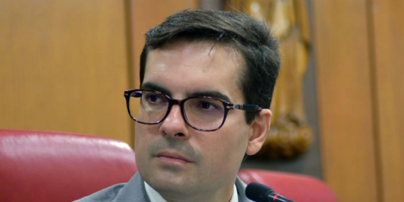Vereador pede urgência em ações para conter erosão da Barreira do Cabo Branco