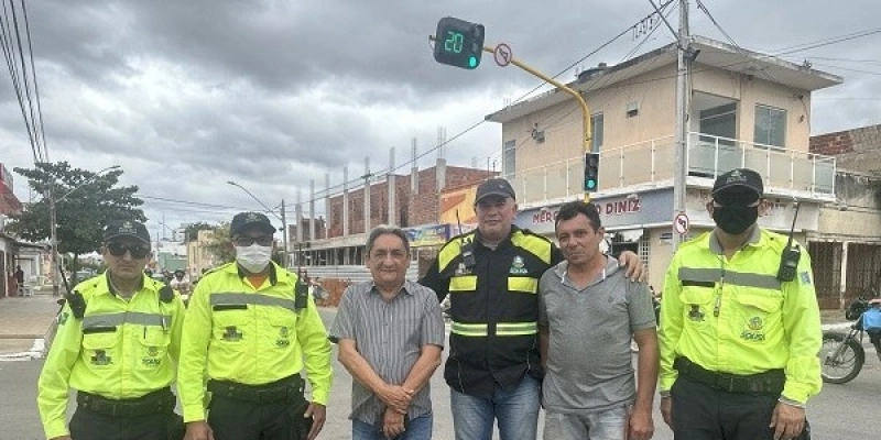 Em Sousa, STTRANS instala conjunto de semáforos em cruzamento das ruas Princesa Isabel e Nestor José Sarmento