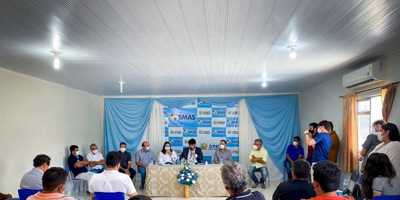 Pollyanna Dutra intermedia diálogo entre secretário executivo da Receita Estadual e setores produtivos no Junco e em Catolé