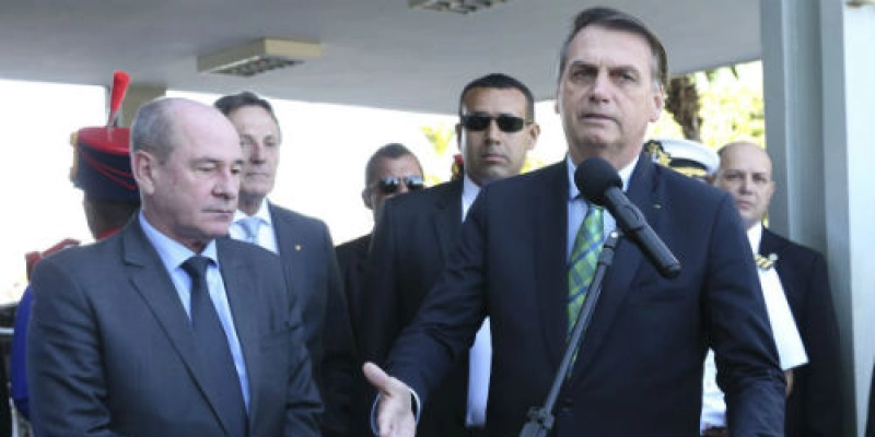 Bolsonaro vai enviar projeto para dar garantia jurídica a policiais