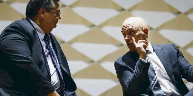 Projeto para regulamentar redes sociais ganha força, apoio do Ministro do STF, e Governo Lula trabalha encaminhar ao Congresso 