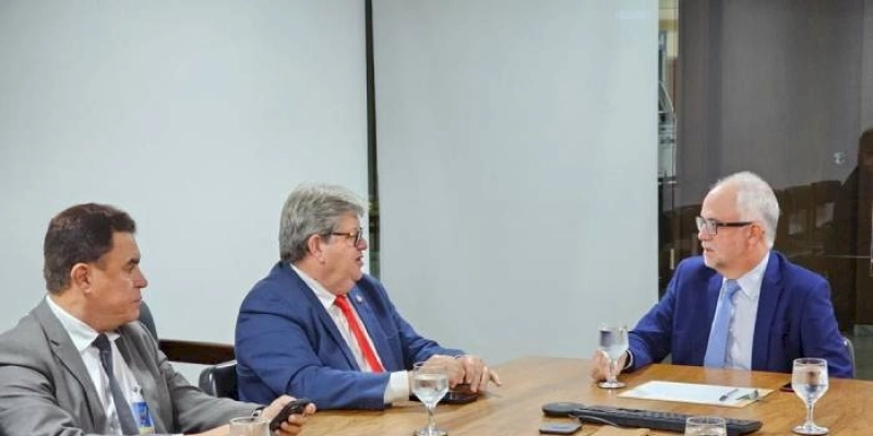 Junto com João Azevêdo, Wilson Santiago participa de audiência na Casa Civil sobre andamento das obras do PAC na Paraíba