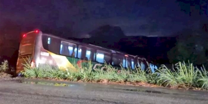  Brisa Star e banda sofrem acidente com ônibus na BR-116, em Ipaumirim 