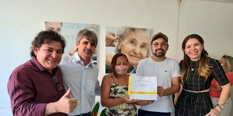 Zenildo Oliveira destaca mais uma entrega de aparelhos auditivos aos pacientes do Otoclínica Municipal