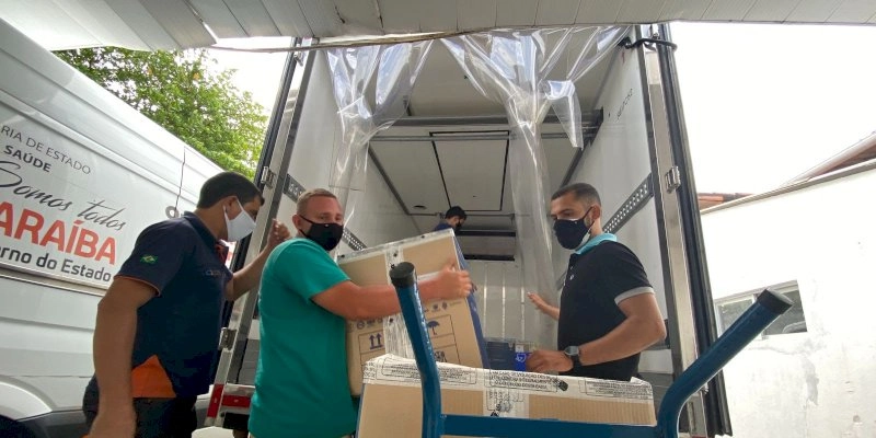 Saúde distribui 217.170 doses de vacinas contra a covid-19 nesta sexta-feira
