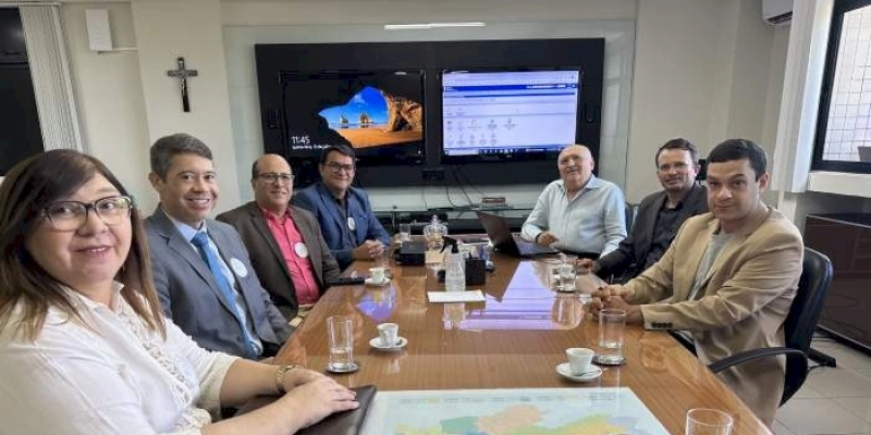 Presidente do TCE recebe visita prefeito de Picuí e secretários do município