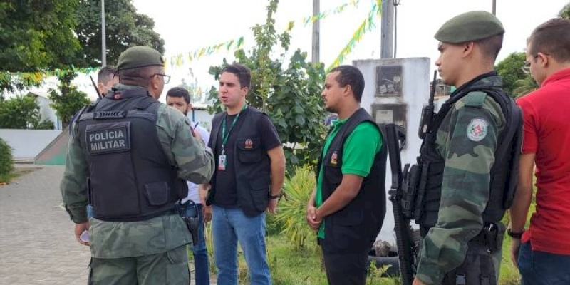 Operação da Prefeitura e da Polícia Ambiental resgata cães em situação de maus tratos no bairro do Cristo