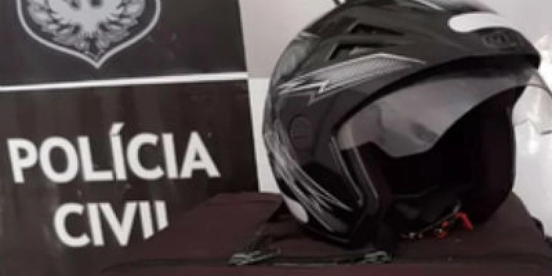 Jovem disfarçado de entregador é preso acusado de tráfico de drogas 