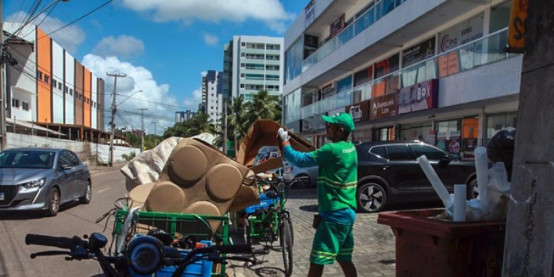 Coleta seletiva em João Pessoa atende casas, condomínios residenciais e empresas
