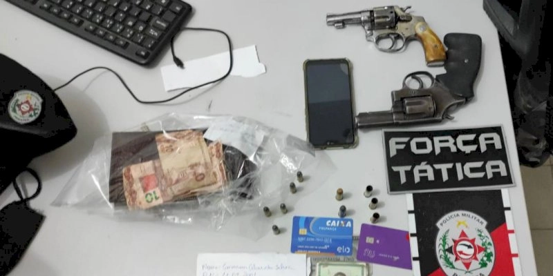 Armas de fogo e moto roubada são apreendidas durante assalto frustrado em Sousa