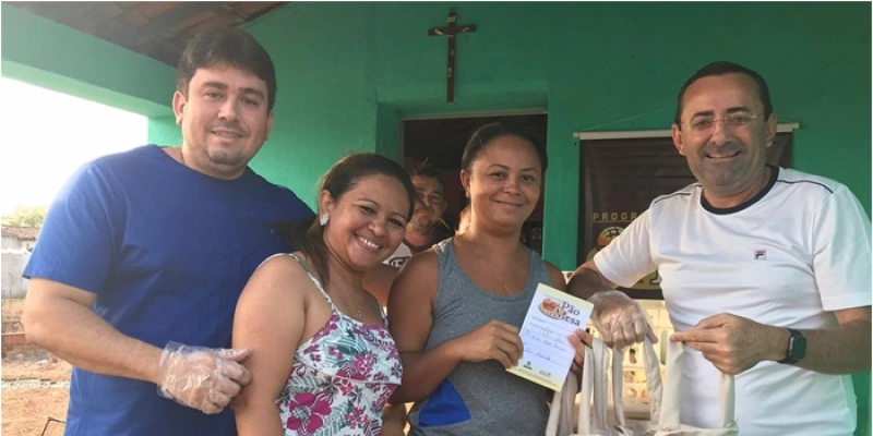 Com presença do prefeito Radamés Estrela, Comunidade Rural de Saquinho é beneficiada com o programa Pão na Mesa