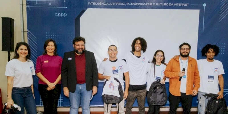 Mais de 100 estudantes do Projeto Limite do Visível participam da maratona de Inovação na Expotec 2023
