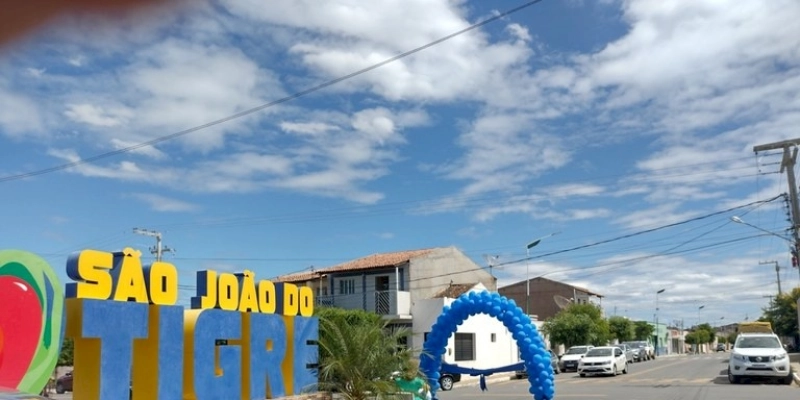 Governador autoriza início de rodovia que liga São Sebastião do Umbuzeiro à divisa de PE e entrega travessias urbanas e Casa da Cidadania no Cariri