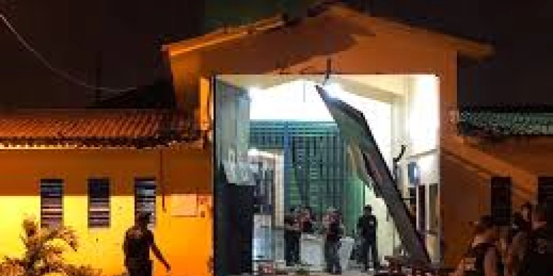 Recontagem aponta 92 fugados e 41 deles já estão de volta às celas;  Segurança tem mil homens nas ruas; Objetivo da ação foi libertar quadrilha de explosão a bancos