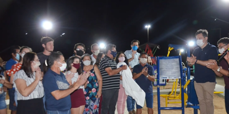 Prefeito entrega a Praça Duzinha Morais a Comunidade da Ramada em São Francisco, e completou: “foi uma amiga leal”; fotos e vídeo 