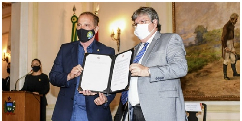 João Azevêdo e ministro Onyx Lorenzoni assinam termo que garante R$ 47,8 milhões para aquisição de alimentos da agricultura familiar