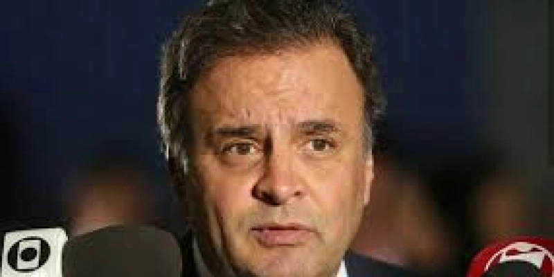 Aécio Neves é hospitalizado para cirurgia de emergência