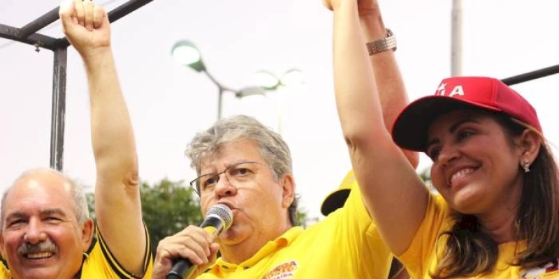 Pollyanna recebe apoios e destaca potenciais de desenvolvimento do estado durante caravana no Vale do Paraíba