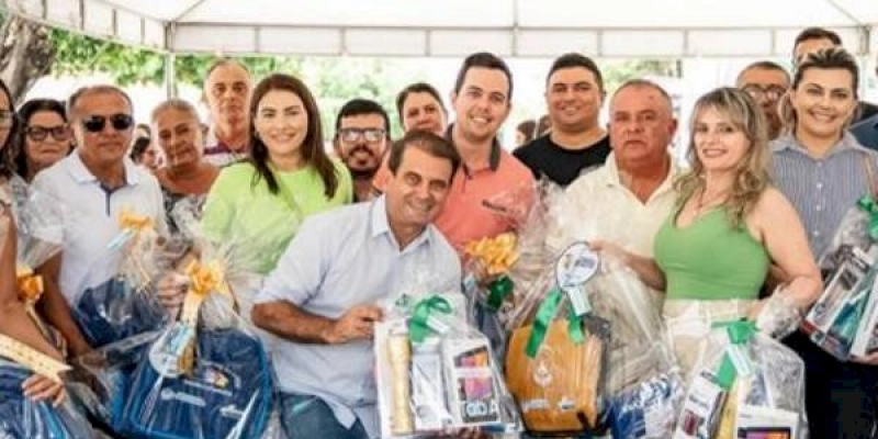 Bal Lins entrega novos equipamentos e fardamentos aos Agentes de Saúde e de Endemias