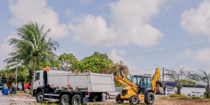 Prefeito autoriza obras de construção de praça no bairro do Cuiá
