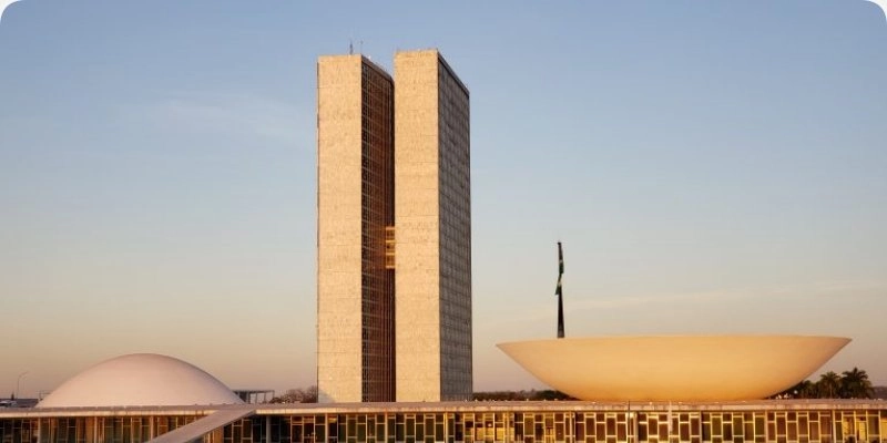 Semana no Congresso Nacional: Entre o dever de legislar e o dever de esclarecer