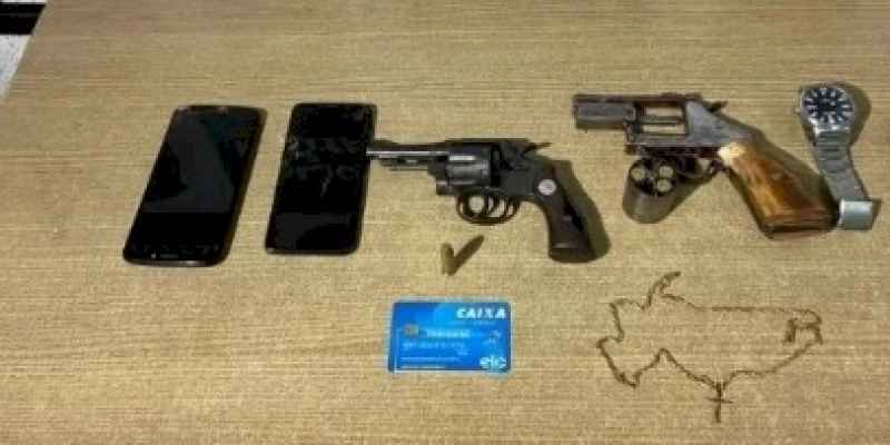 Polícia prende suspeitos de sequestro relâmpago, vítima é liberada e passa bem