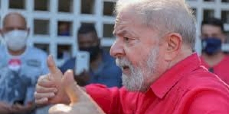 Lula se compromete com liberdade religiosa em carta aos evangélicos
