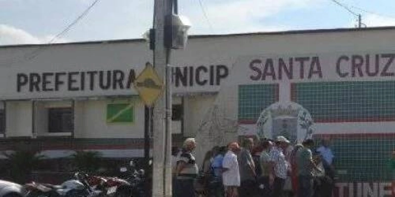 SERTÃO: Servidores reclamam atraso salarial na Prefeitura de Santa Cruz