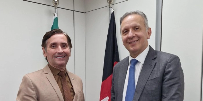 Deputado-relator da Reforma Tributária é homenageado pelo Cofeci