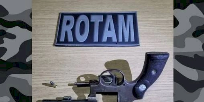 Dois homens são presos e arma de fogo apreendida pela ROTAM