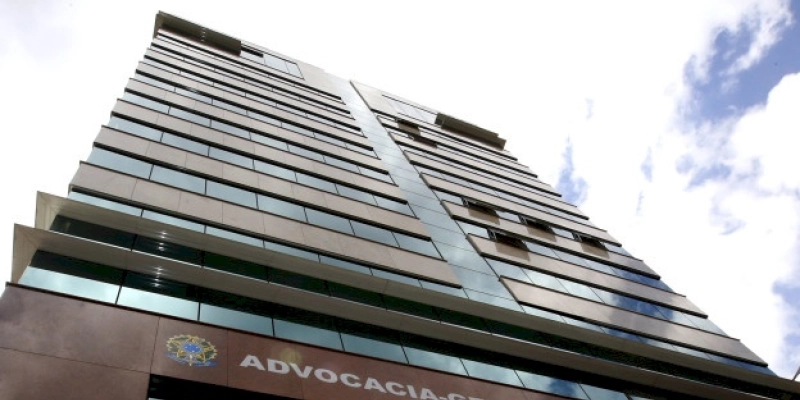 AGU pede bloqueio de bens de 40 presos em flagrante nos atos golpistas