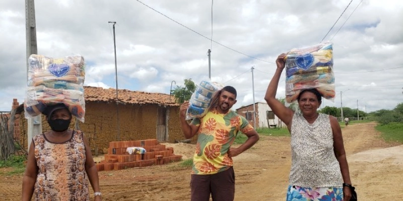 Caravana da Solidariedade do Natal da LBV, assiste famílias em risco alimentar em JP