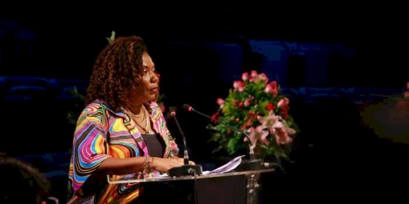 Ministra da Cultura promete apoio federal ao Carnaval