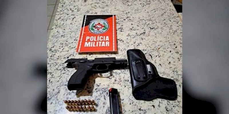 Polícia Militar prende homem por porte ilegal de arma de fogo em estabelecimento comercial, em Catolé do Rocha