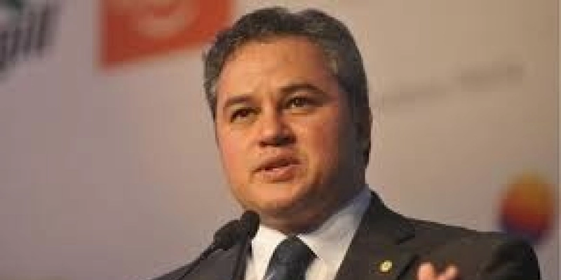 Efraim Morais é o eleito senador da Paraíba