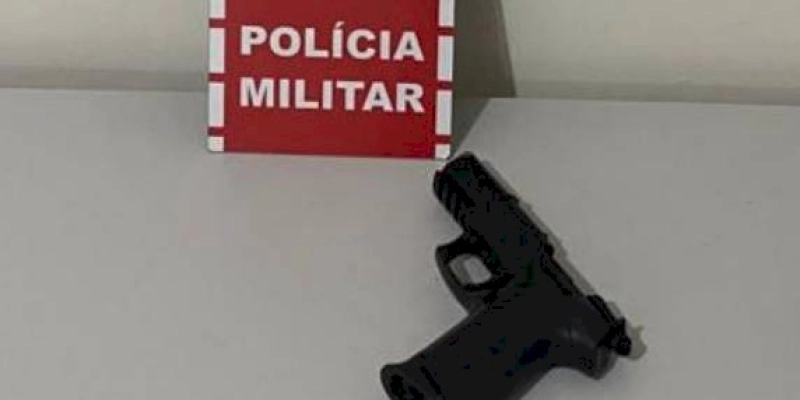 Polícia Militar prende homem com simulacro de arma de fogo em Brejo do Cruz