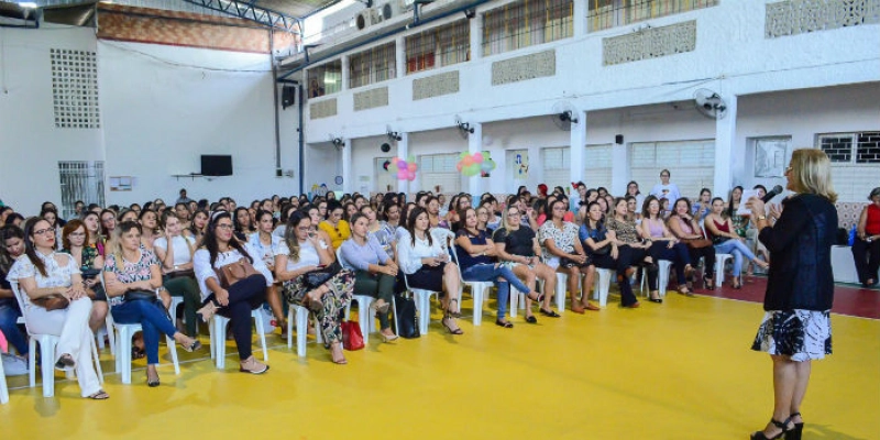 Creche da ALPB realiza festa para homenagear mães de alunos
