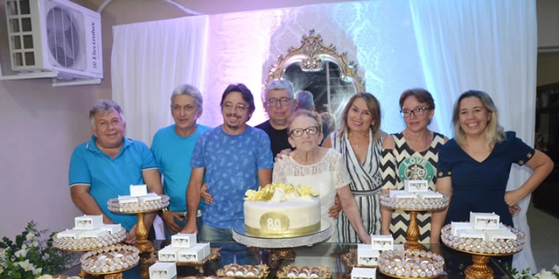 Felicidade e muita emoção na comemoração dos 80 anos da Matriarca da Família Vieira Gomes na Cidade de Sousa; Vídeo e fotos