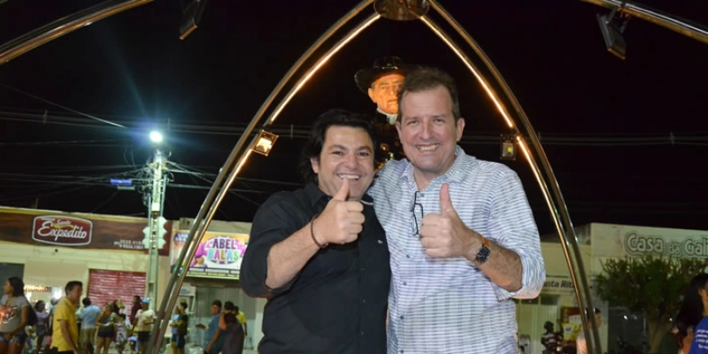Tyrone inaugura Praça do Padre Cícero, defende Berg da polêmica, e retrata dos investimentos em Sousa; Vídeo e Foto 