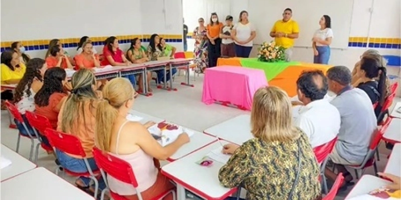 Funcionários responsáveis pela merenda escolar em Aparecida, participam de oficina nesta quinta-feira (16)