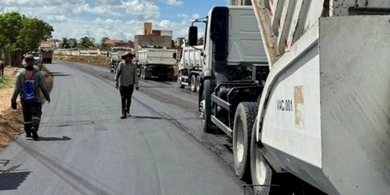 Em Sousa, prefeitura intensifica trabalho de asfaltamento da Alça Oeste