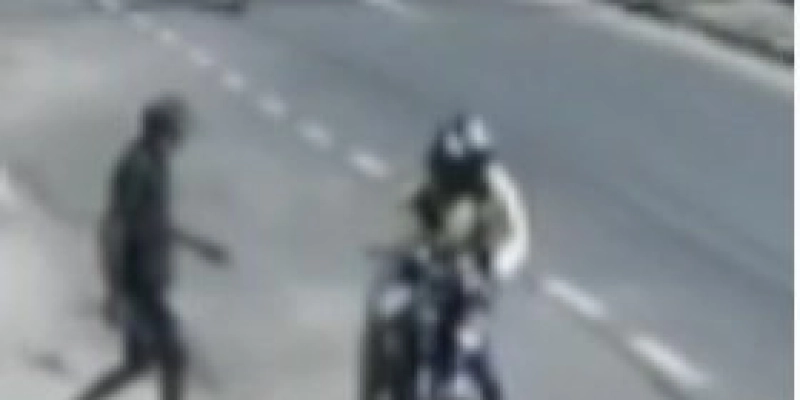 MAIS UM! Dupla armada pratica assalto em madeireira no Centro de Sousa 