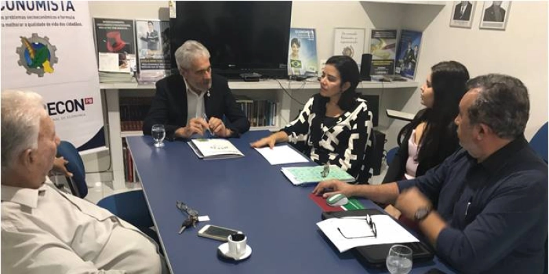 Presidente do Corecon-PB discute com Pollyanna Dutra o centenário de Celso Furtado