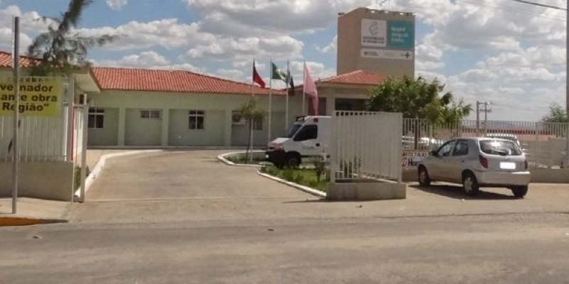 Mãe e filha têm bebês na mesma semana na Maternidade de Patos
