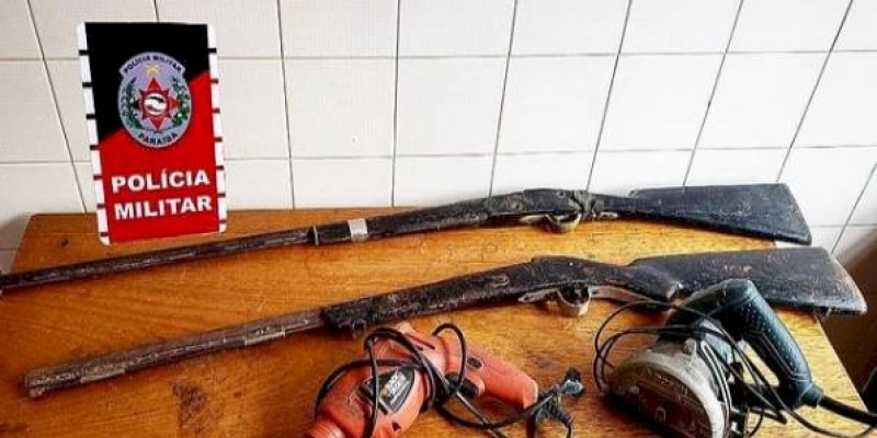Polícia Militar recupera material furtado e apreende duas armas de fogo